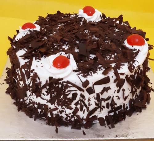 Half kg black forest cake 