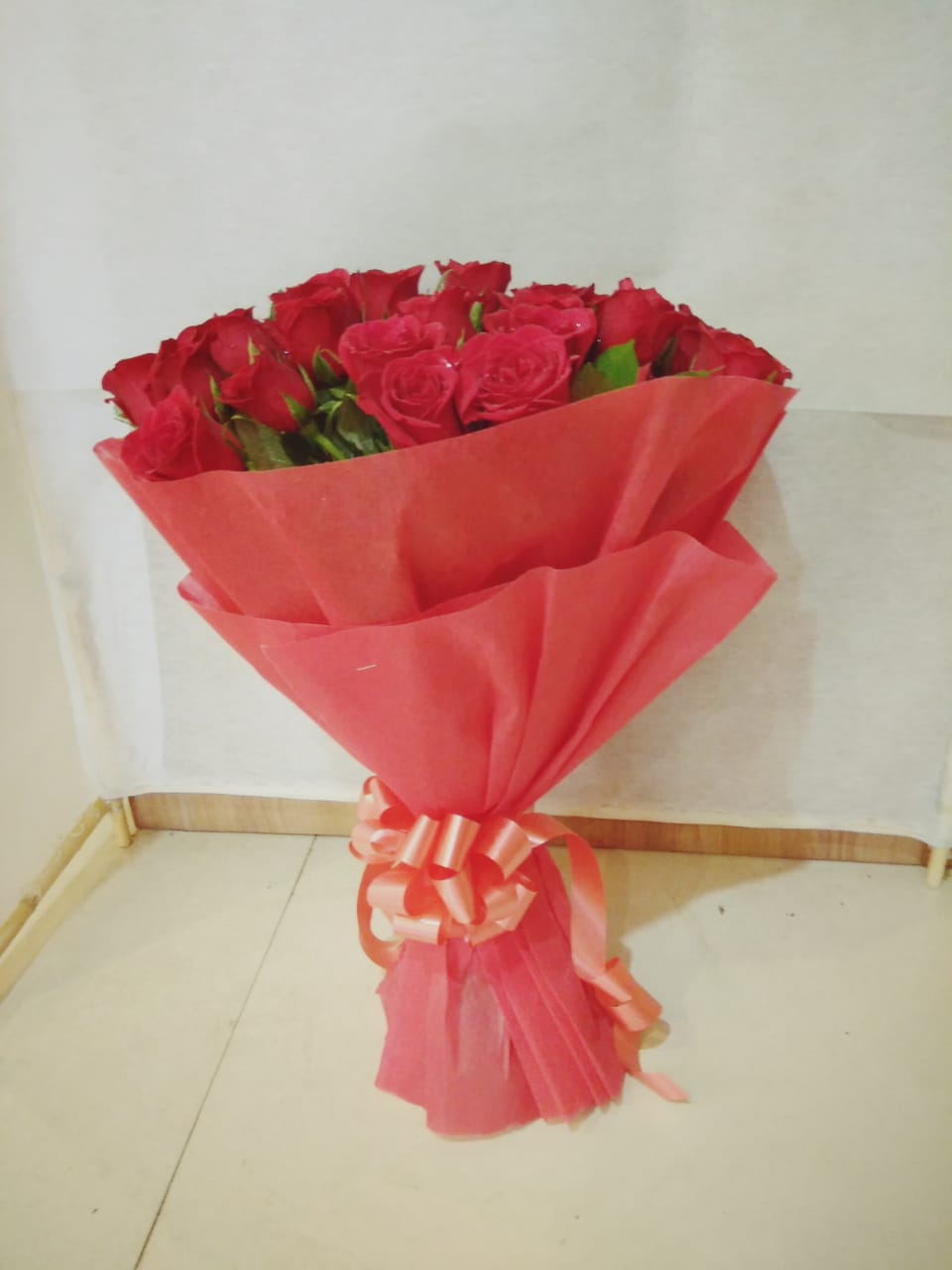 16 red roses bunch