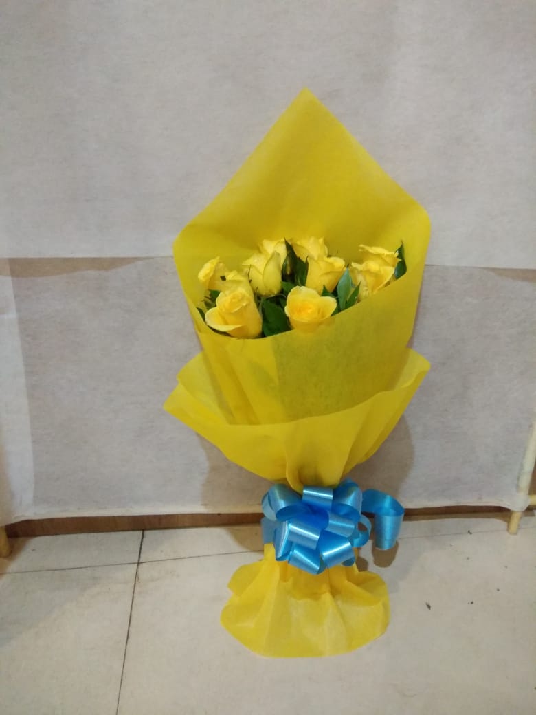 10 yellow roses