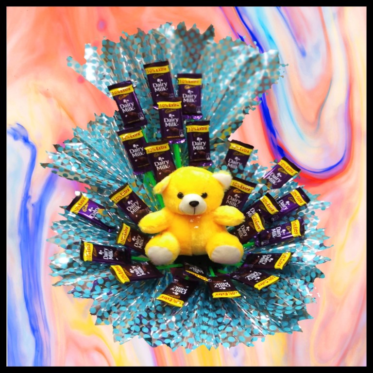 Teddy eith chocolates