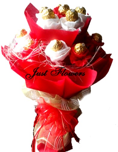 Hand Bunch of Ferrero Rocher 16