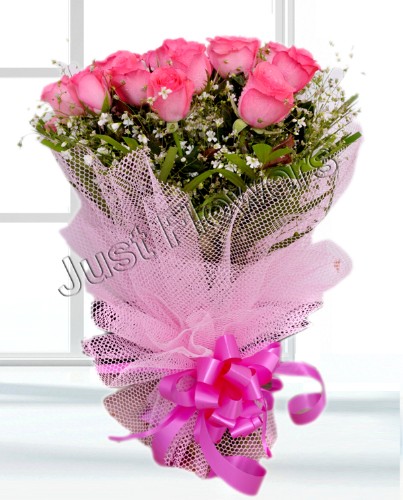 12 Pink Roses Bunch